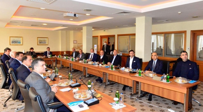 Başkan Gökhan Yüksel CHP'li Belediye Başkanları Toplantısına Katıldı