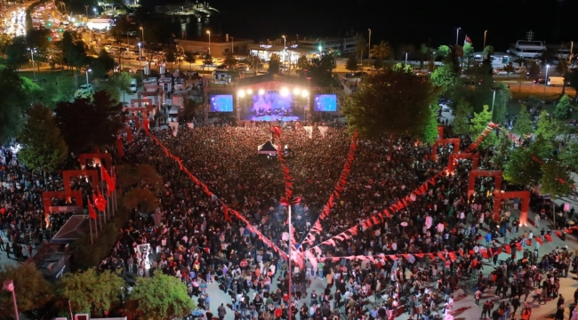 Kartal'da 19 Mayıs Coşkusu, Sertab Erener Konseri İle Taçlandı