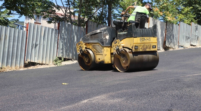 Kartal'da asfaltlama çalışmaları devam ediyor