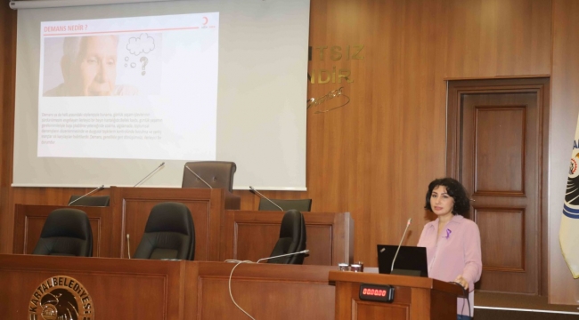 Kartal Belediyesi'nde Çalışanlara Alzheimer Semineri