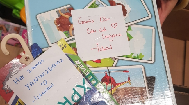 Yardım Kolilerinden Çıkan Notlar Duygulandırdı