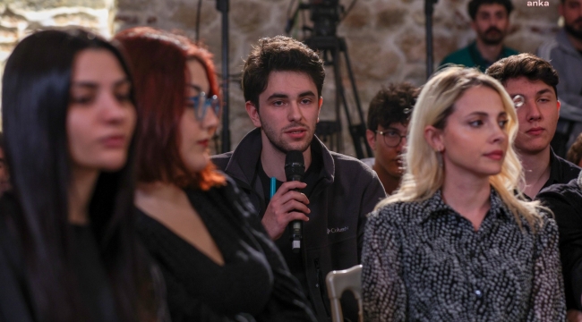 Kılıçdaroğlu A Takımındaki Genç Başkanlarla Gençleri Dinledi
