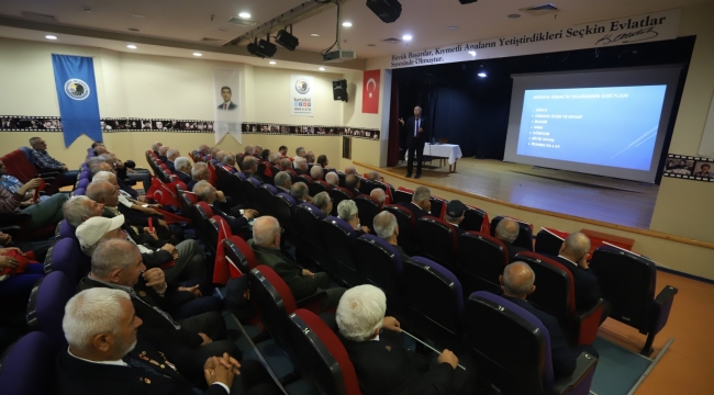 'Atatürk ve Cumhuriyet' Paneli Kartal'da Yapıldı