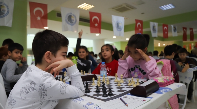 Kartal Belediyesi 10 Kasım Atatürk Kupası Satranç Turnuvası'nda Hamleler Yarıştı