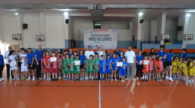 Yaz Spor Okulu'nun 3. Dönem Öğrencileri Sertifikalarını Aldı