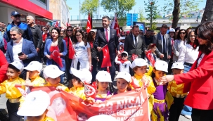 Kartal'da 23 Nisan Coşkusu Meydanlara Sığmadı