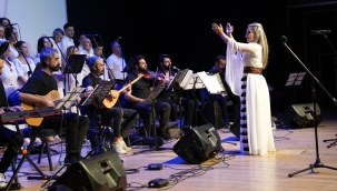 Kartal'da Etnik Müziğin Renkli Ezgileri Yankılandı