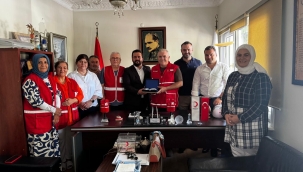 AK Parti Kartal İlçe Kartal Kızılay'ı ziyaret etti