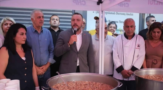 CHP Kartal İlçe Başkanlığı'ndan Yeni Binada Anlamlı Aşure ikramı
