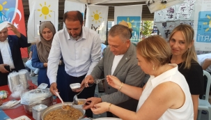 İYİ Parti Kartal İlçe Başkanlığı'ndan Aşure Etkinliği 