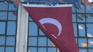 Kartal ve İstanbul ay yıldızla süslendi